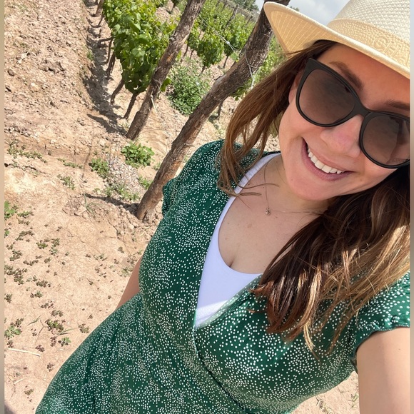 Meet your Posher, Yanina - Picture 1 of 1